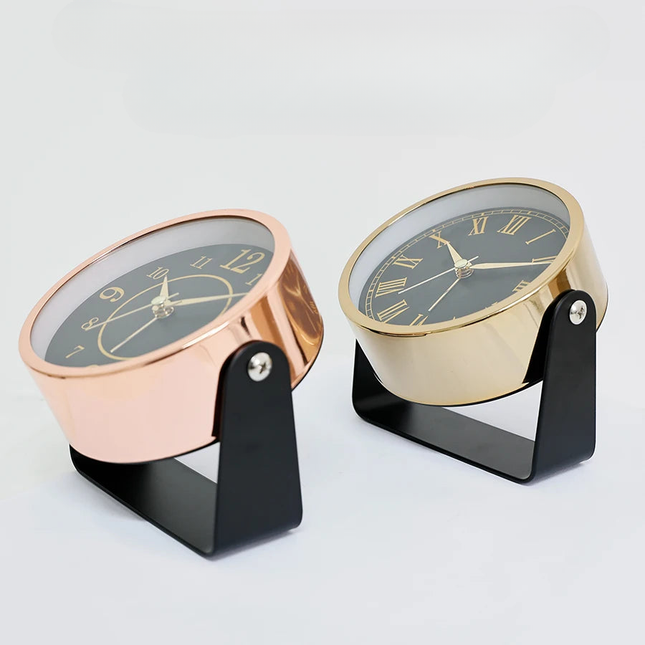 Moderní designový budík na baterie