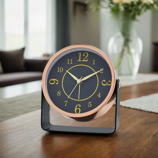 Moderní designový budík na baterie