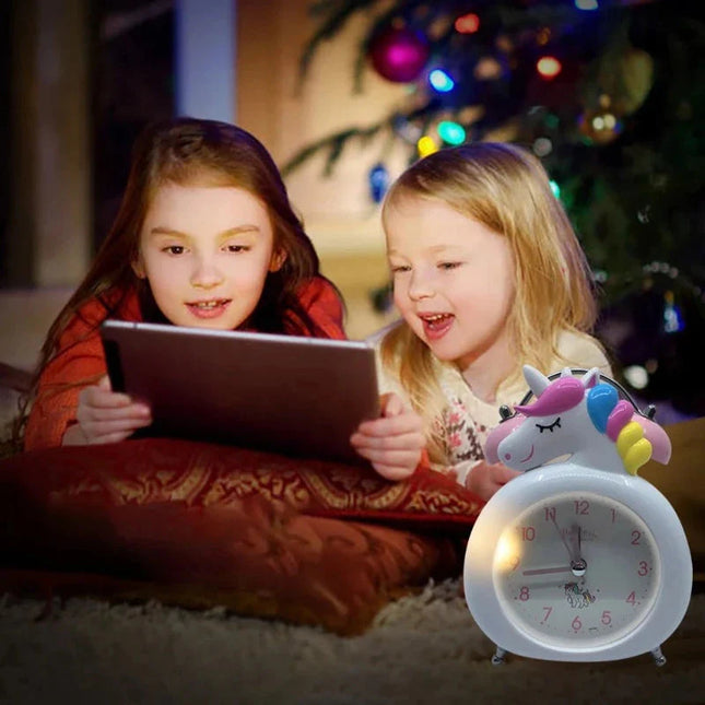 Dětský analogový budík ve tvaru jednorožce