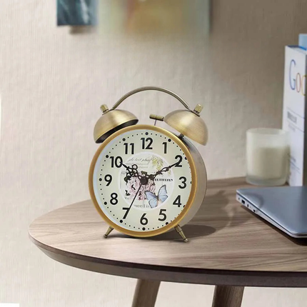 Retro budík na baterie se zvonky