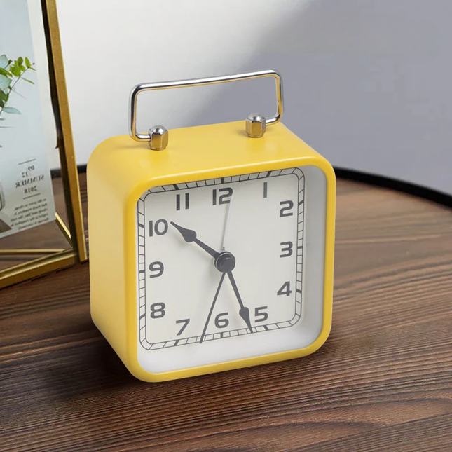 Malý čtvercový přenosný budík