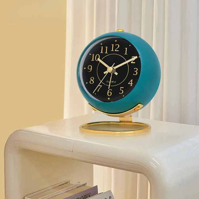 Designový kulatý analogový budík