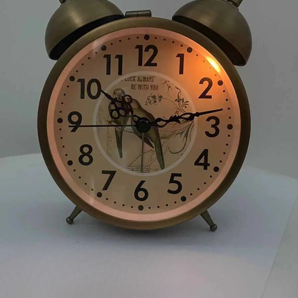 Retro budík na baterie se zvonky