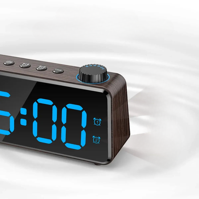 Digitální radiobudík s napájením ze sítě
