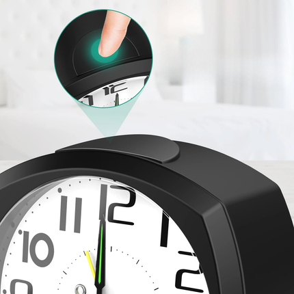 Jednoduchý moderní analogový budík