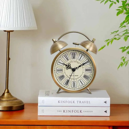 Retro budík na baterie se zvonky