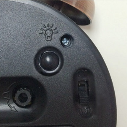 Retro budík se zvonky na baterie