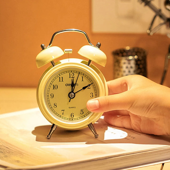 Jednoduchý béžový retro budík