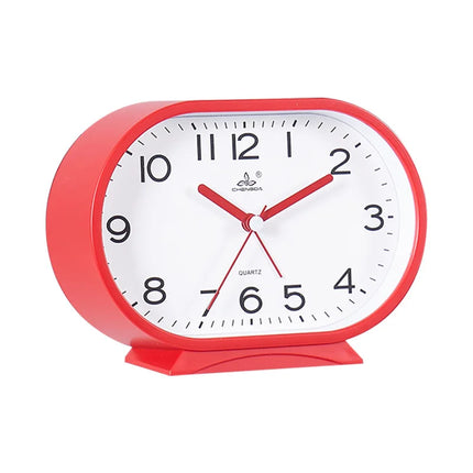 Oválný analogový budík s jednoduchým designem