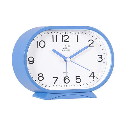Oválný analogový budík s jednoduchým designem