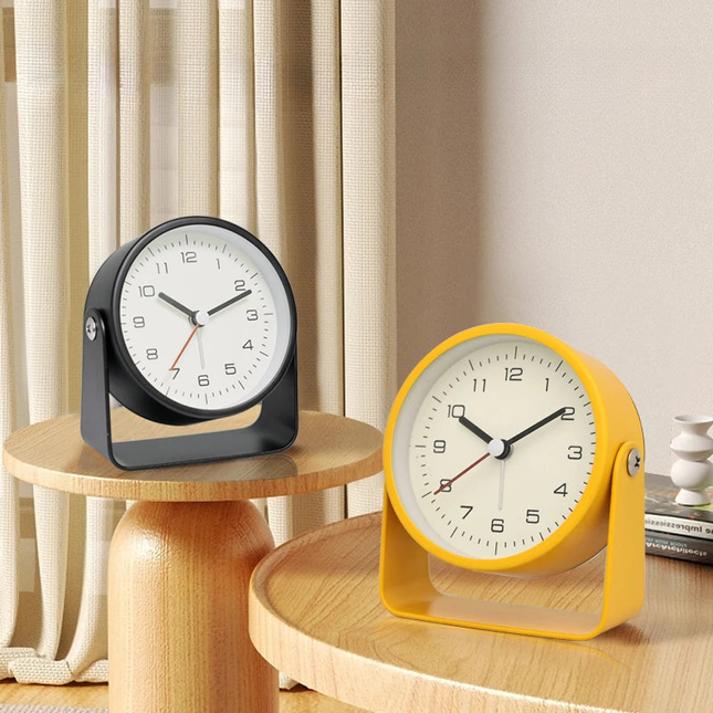 Analogový budík s tichým chodem ručiček