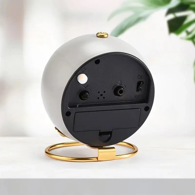 Designový kulatý analogový budík