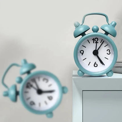 Miniaturní retro analogový budík se zvonky