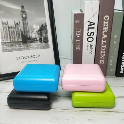 Malý retro skládací cestovní budík