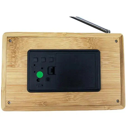 Dřevěný radiobudík v retro designu