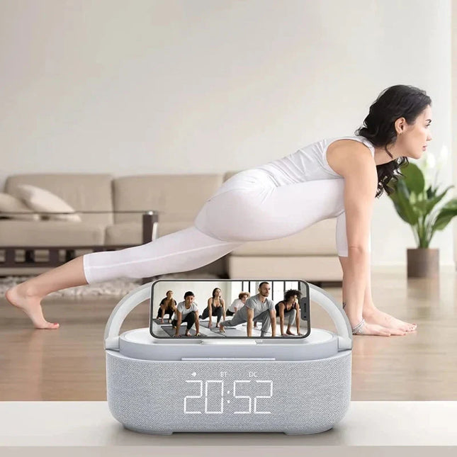 Radiobudík s lampou a bezdrátovou nabíječkou