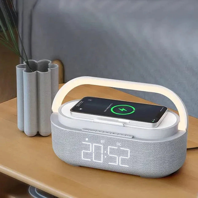 Radiobudík s lampou a bezdrátovou nabíječkou