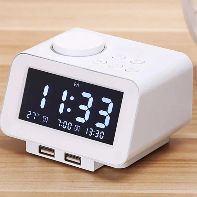 Radiobudík s FM rádiem a USB porty