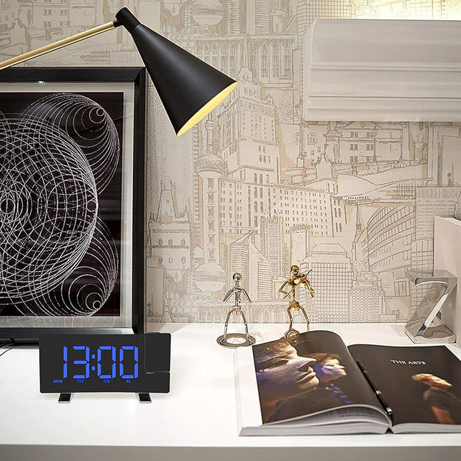 Radiobudík s modrou projekcí času