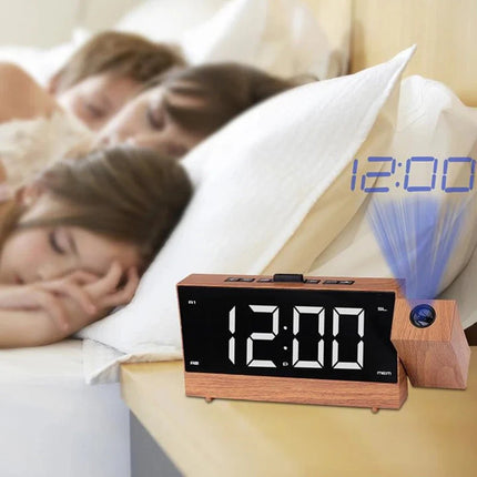 Radiobudík s projektorem v designu dřeva