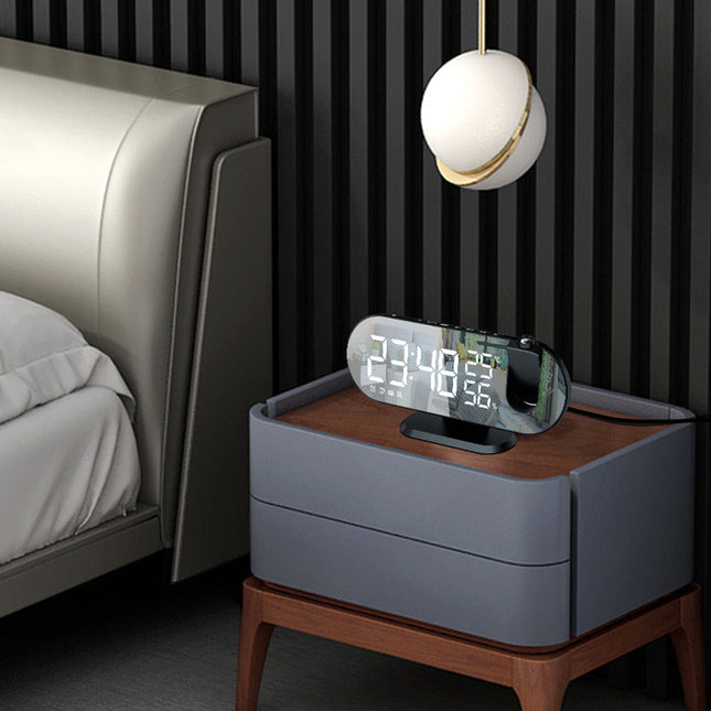 Zrcadlový radiobudík s projekcí na strop