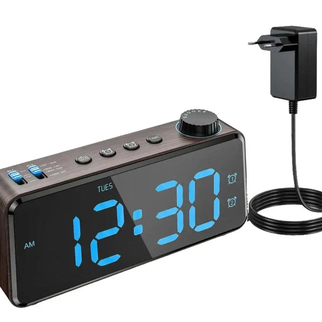 Digitální radiobudík s napájením ze sítě