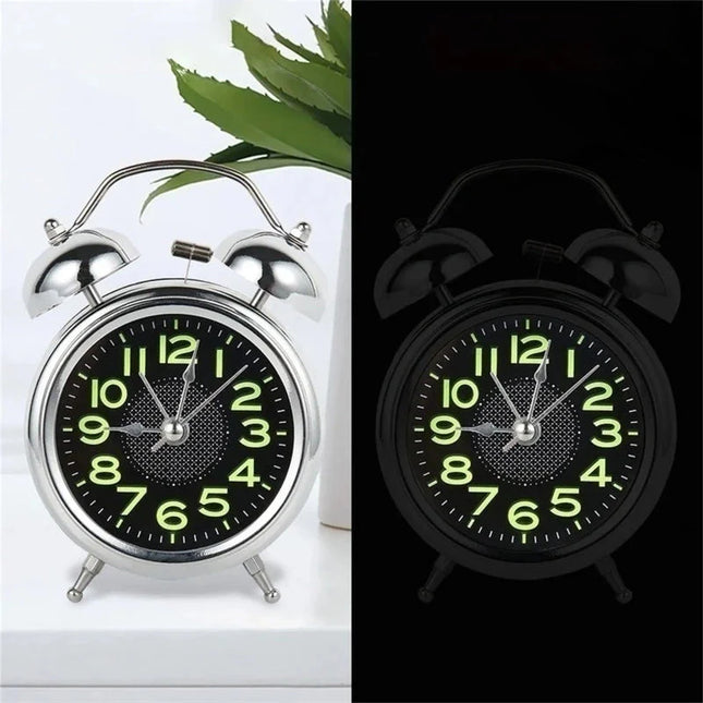 Klasický budík se svítícími číslicemi