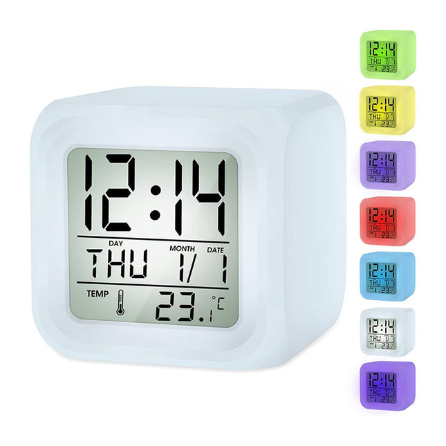 Digitální budík kostka měnící barvy