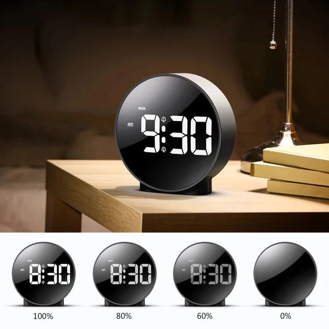 Kulatý LED budík s velkými číslicemi