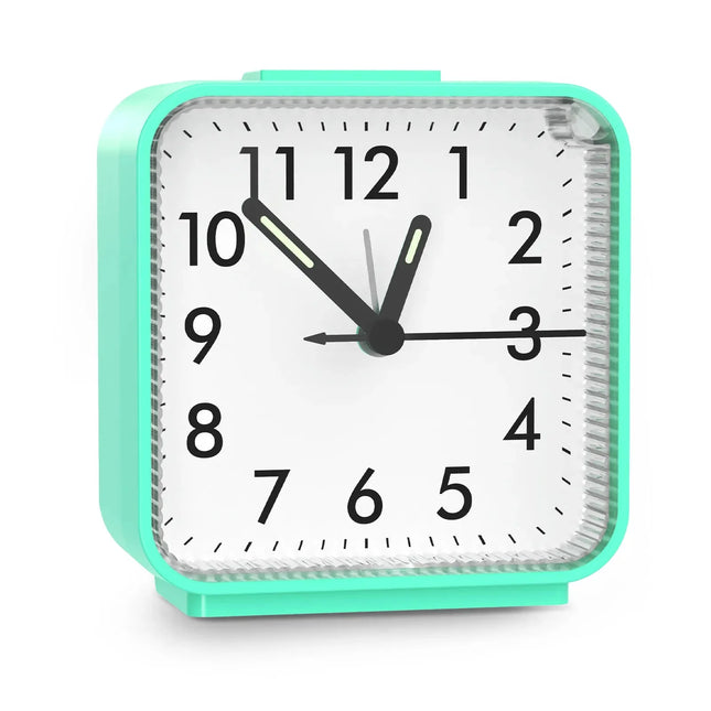 Quartzový analogový budík s nočním světlem