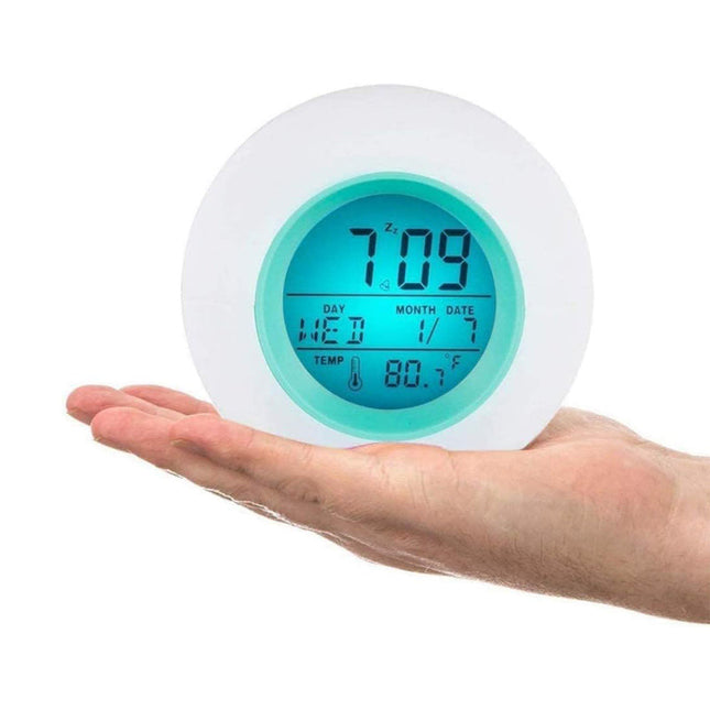 Moderní digitální budík pro teenagery