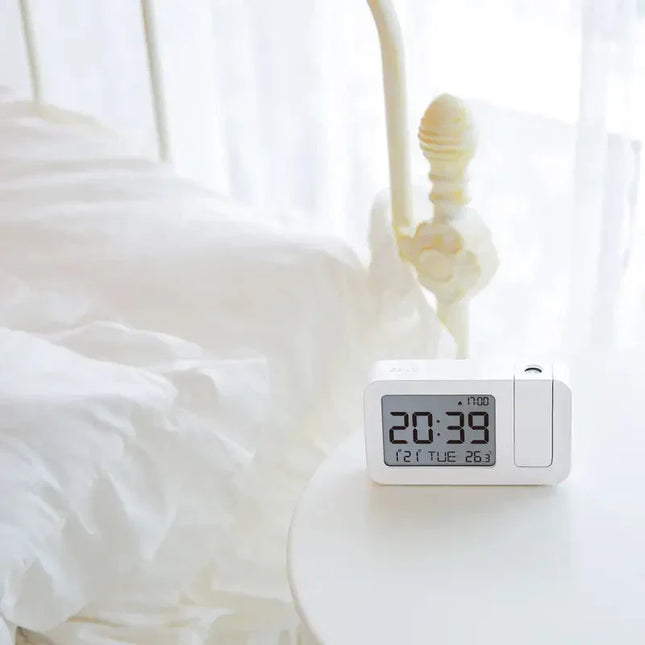 Digitální budík s projektorem pro teenagery