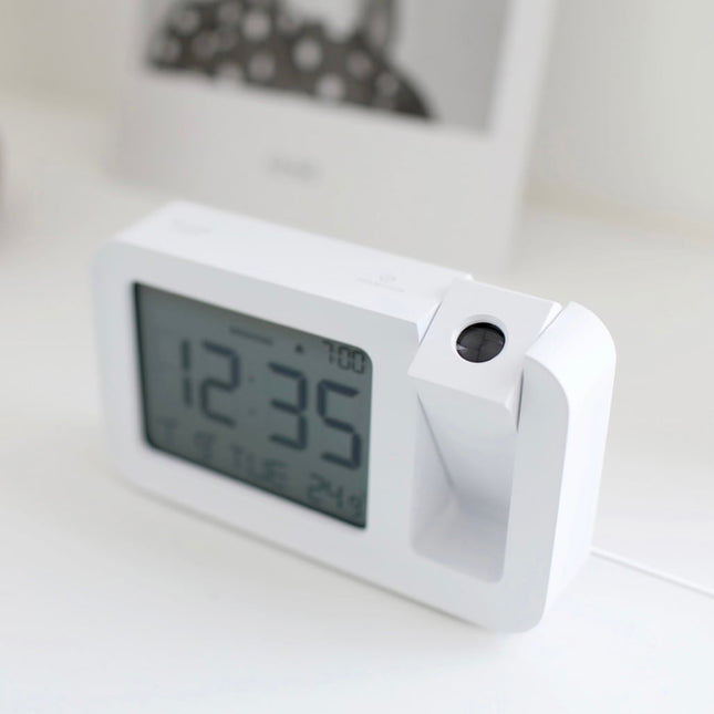 Digitální budík s projektorem pro teenagery