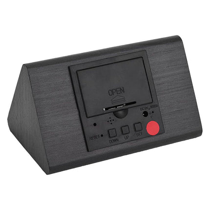 Černý dřevěný budík s bílým displejem