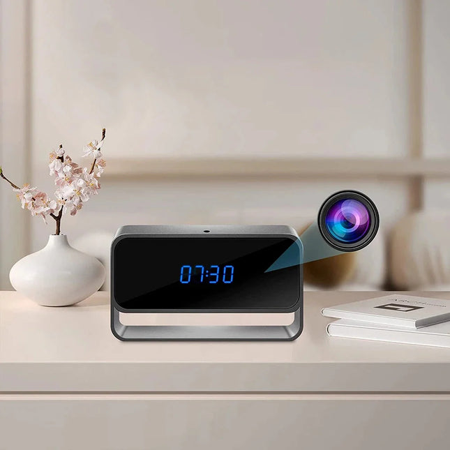 Budík s kamerou a nočním viděním