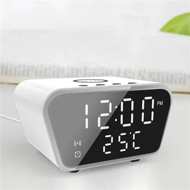Moderní budík s indukčním nabíjením mobilu