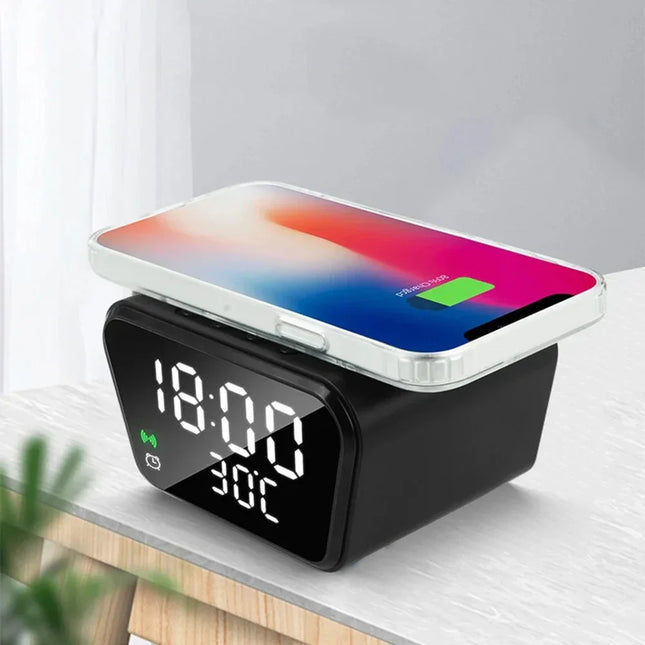 Chytrý budík s bezdrátovou nabíječkou telefonů