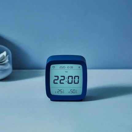 Kompaktní cestovní budík na baterie