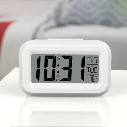 Malý digitální cestovní budík na baterie