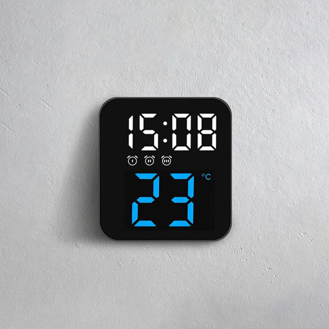 Moderní digitální cestovní budík s teploměrem