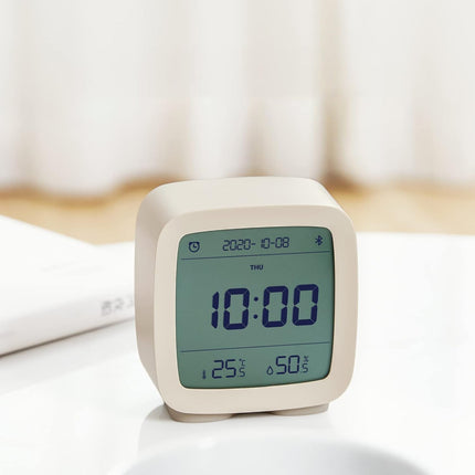 Cestovní digitální budík s podsvícením