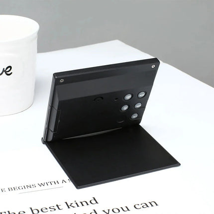 Praktický skládací budík na cesty