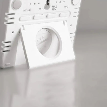 Tichý digitální budík na cesty