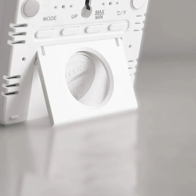 Tichý digitální budík na cesty