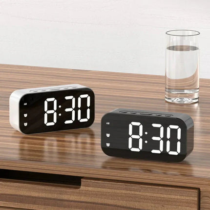 Moderní zrcadlový digitální LED budík
