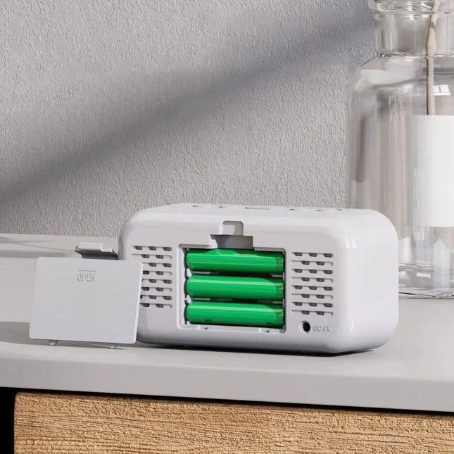 Moderní zrcadlový digitální LED budík