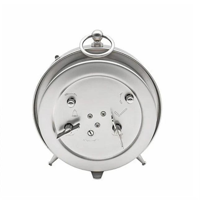 Vintage mechanický budík v retro designu