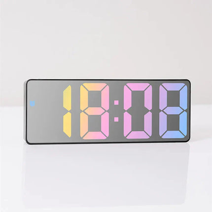 Barevný LED digitální budík 24h formát