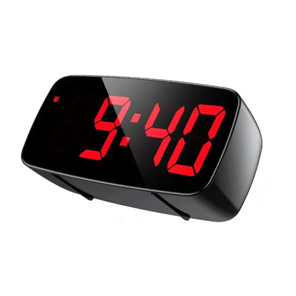 Digitální budík s červeným displejem