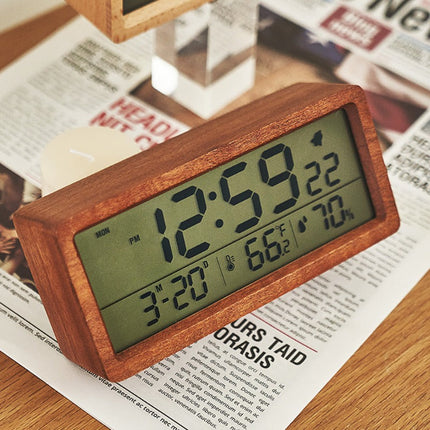 Dřevěný digitální budík s LCD displejem
